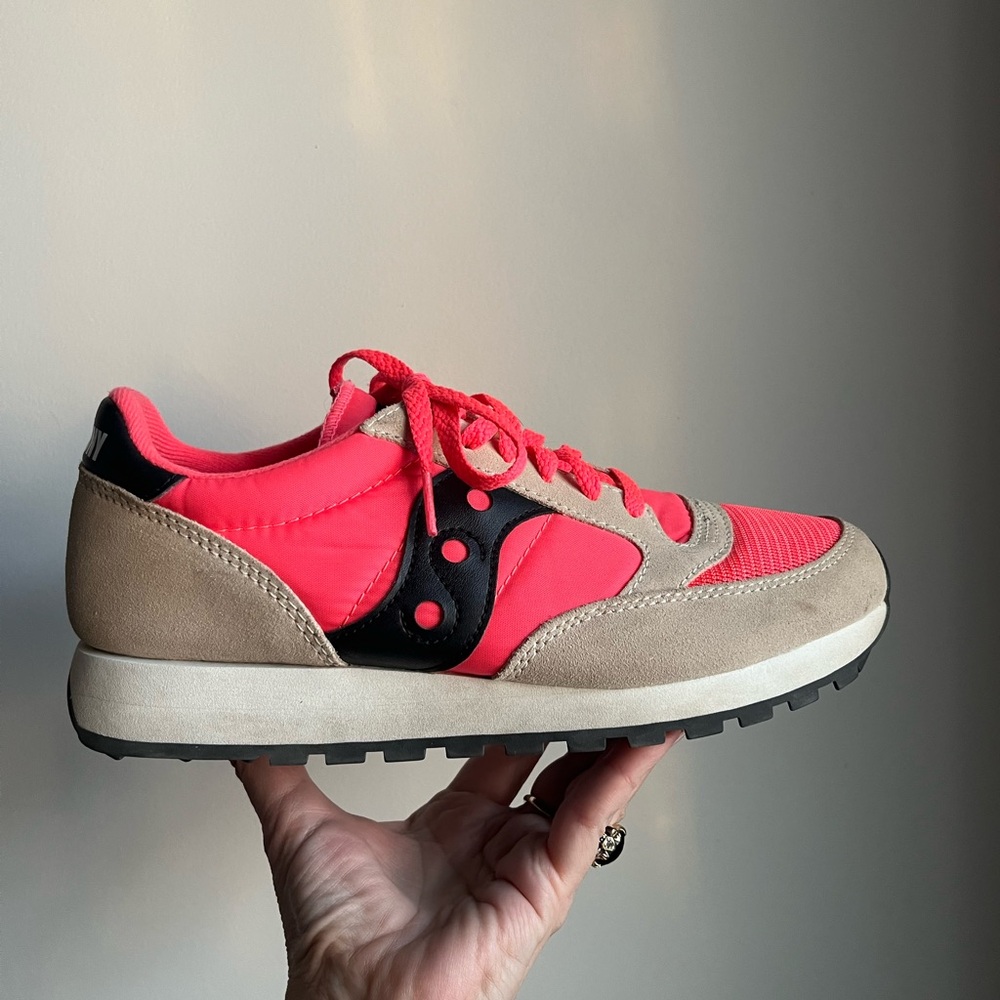 Saucony Women's Red and Tan Sneakers